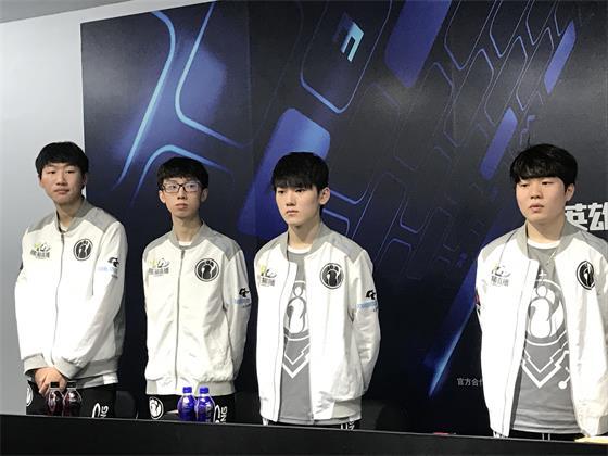 保持前列的 保持前列的