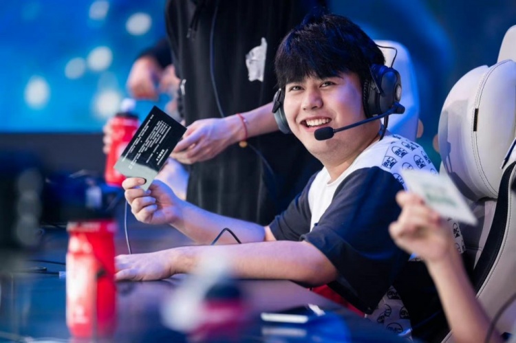 的双重夹击 的双重夹击